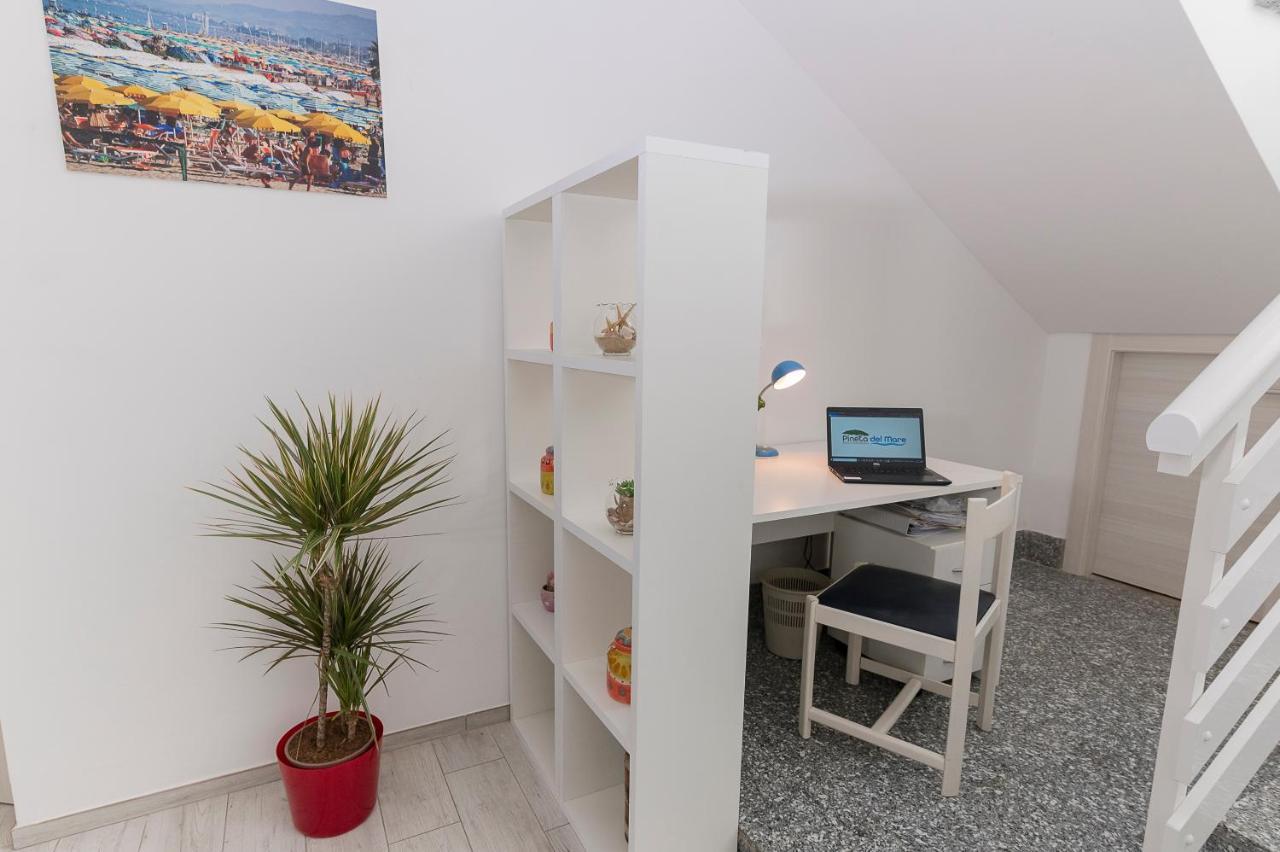 Pineta Del Mare Bed & Breakfast อัลบา อาดริอาติกา ภายนอก รูปภาพ